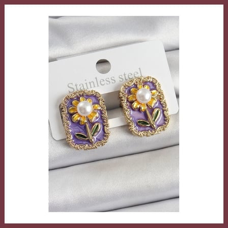 SHNSTORE Pirinç Mor Mineli Papatya Figürlü Sanatsal Portre Model Gold Renk Kadın Küpe SHN0720