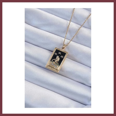 SHNSTORE 316L Çelik Zincir Gold Renk Zirkon Taşlı Siyah Mineli Kız Figürlü Tarot Kolye SHN0720