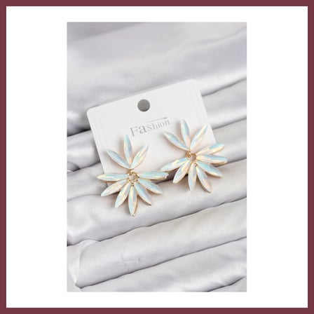 SHNSTORE Beyaz Renk Kristal Taşlı Lotus Model Kadın Küpe SHN0720