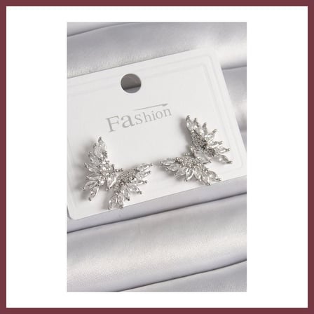 SHNSTORE Pirinç Gümüş Renk Zirkon Taşlı Kelebek Model Kadın Küpe SHN0720