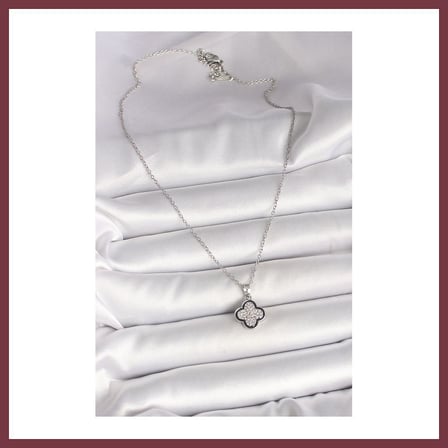 SHNSTORE 316L Çelik Gümüş Renk Zincir Zirkon Taşlı Yonca Model Kadın Kolye SHN0720