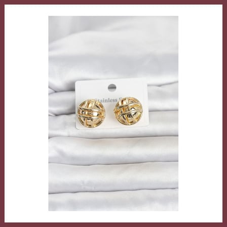 SHNSTORE 316L Çelik Gold Renk Desenli Top Model Kadın Küpe SHN0720