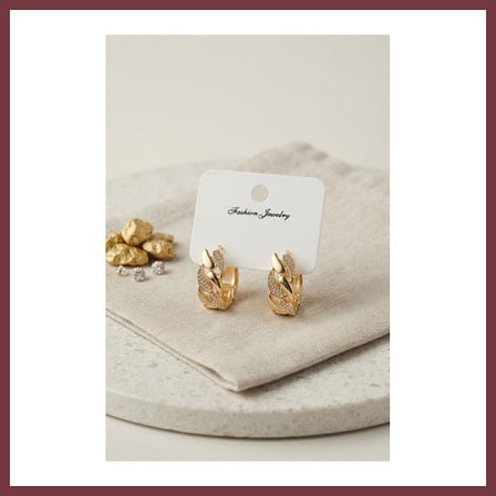 SHNSTORE Gold Renk Zirkon Taşlı Sarmal Zincir Model Pirinç Halka Kadın Küpe SHN0720