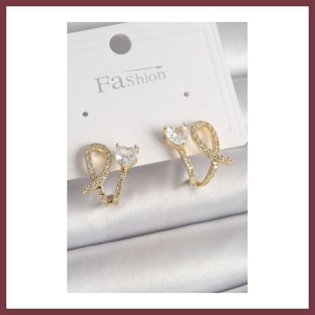 SHNSTORE Pirinç Gold Renk Düğüm Model Zirkon Taşlı Kalp Detay Kadın Küpe SHN0720