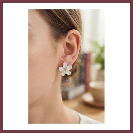 SHNSTORE Beyaz Renk Kristal Taşlı Çiçek Model Kadın Küpe SHN0720