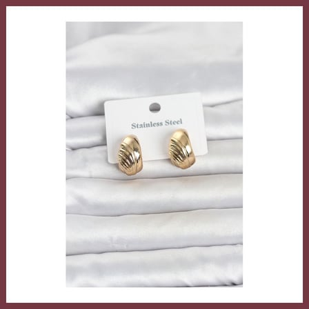 SHNSTORE 316L Çelik Gold Renk Desenli Yarım Halka Model Kadın Küpe SHN0720
