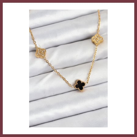 SHNSTORE 316L Çelik Zincir Gold Renk Siyah ve Zirkon Taşlı Baby Boy Yonca Kadın Kolye SHN0720