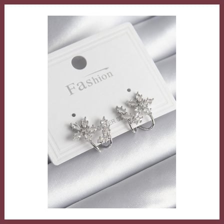 SHNSTORE Pirinç Gümüş Renk Zirkon Taşlı Çiçek Model Kadın Küpe SHN0720