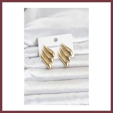 SHNSTORE 316L Çelik Gold Renk Motif Model Kadın Küpe SHN0720