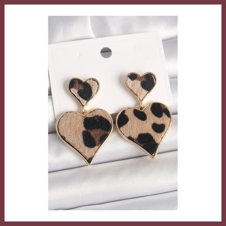SHNSTORE Pirinç Gold Renk Sallantı Leopar Kalp Model Kadın Küpe SHN0720