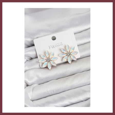 SHNSTORE Beyaz Renk Kristal Taşlı Lotus Çiçek Model Kadın Küpe SHN0720