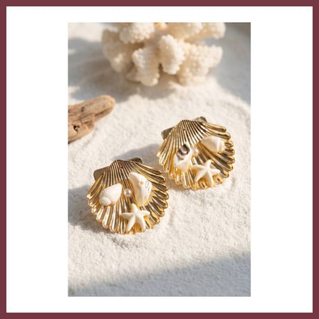 SHNSTORE Gold Renk Deniz Kabuğu Deniz Yıldızı ve Beyaz Taş Detaylı Küpe SHN0720