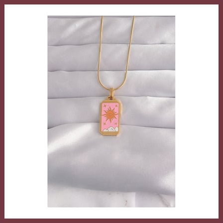 SHNSTORE 316L Çelik Gold Renk Pembe Mineli Güneş Model Tarot Kolye SHN0720