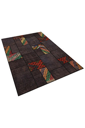 Işçilikteki Detayların Özenle Hazırlandığı Patchwork Halı 160x230 Cm - 6317