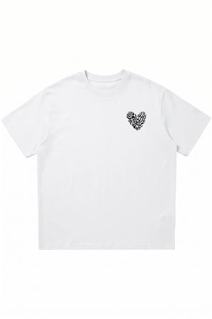 Siyah Desenli Kalp Baskılı Beyaz Oversize Bisiklet Yaka T-Shirt