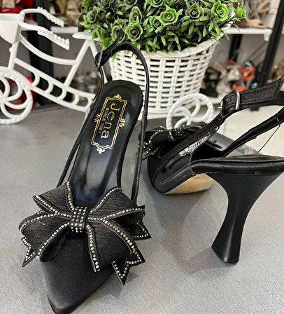 FİYONK DETAYLI EN MODA ÇOK ŞIK KADIN AYAKKABI 6 CM TOPUKBOYU SATEN DOKU HER ZAMANIN MODELİ KONFOR