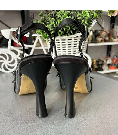 FİYONK DETAYLI EN MODA ÇOK ŞIK KADIN AYAKKABI 6 CM TOPUKBOYU SATEN DOKU HER ZAMANIN MODELİ KONFOR