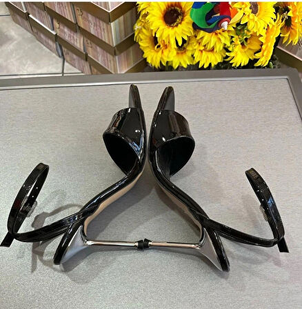 2025 TOP MODEL SİYAH RUGAN ÜÇGEN BURUN TOPUKLU AYAKKABI