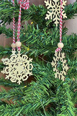 Leyloş Pilli Peri Ledli 6 Parça Kırmızı Beyaz İpli Kar Tanesi Model Ahşap Yılbaşı Ağaç Süsü