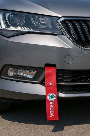 Skoda Araçlar İçin Kırmızı Tampon Çeki İpi | Sportif Görünüm ve Kolay Montaj