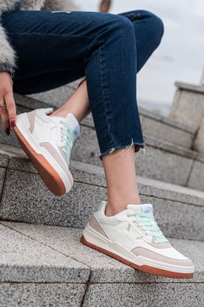 Renk Detaylı Günlük Kadın Sneaker