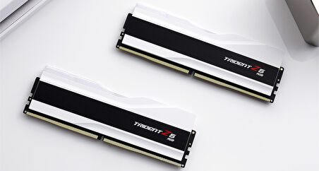  Trident Z5 RGB Beyaz DDR5-6400Mhz CL32 32GB (2x16GB) DUAL (32-39-39-102) 1.4V