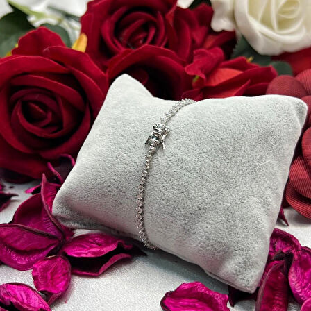 925 Ayar Gümüş Yıldız Figürlü Kadın Bileklik – Taşlı, Şık Tasarım, Gümüş Rengi