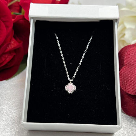 Van Cleef Yonca Pembe Taşlı Kadın Kolyesi 925 Ayar Gümüş Radyumlu 6 mm