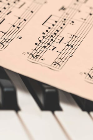 Notizbuch für Pianisten: Tagebuch / Notebook für Klavier und Piano Spieler | 120 Seiten a5+ liniert