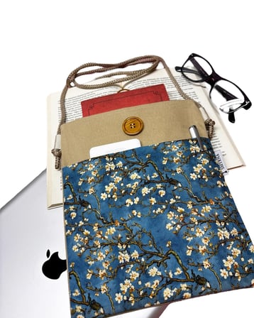 Kitap Kılıfı, Kitap Çantası, Askılı Kitap Çantası, Askılı Kitap Kılıfı, E-Book Kılıfı, E-Book Çantası, Tablet Kılıfı, Tablet Çantası, Book Sleeve, Tablet Sleeve (Badem Ağacı, Van Gogh)