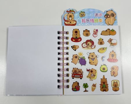 Sevimli Capybara 3'ü 1 Arada, 3D Sulu kapak, Spiralli, 38 yaprak Not ve Sticker Defteri(11x9Cm) Mor