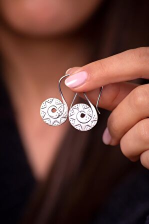 Karno Tasarım Elişi Gümüş Küpe 4055