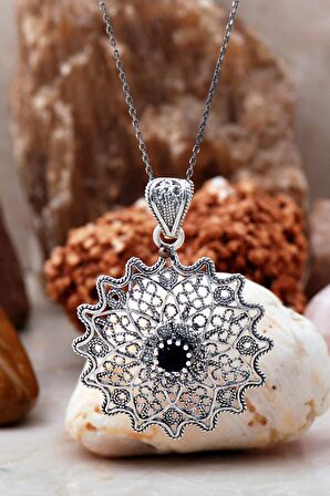 Telkari İşlemeli Elişi Gümüş Kolye 6760