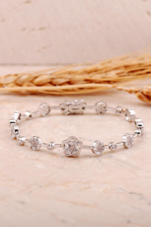 Pırlanta Montürlü Çiçek Rodyumlu Gümüş Bileklik 4471