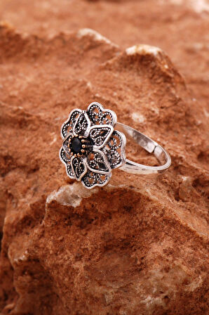 Safir Taşlı Telkari İşlemeli Gümüş Çiçek Yüzük 5813