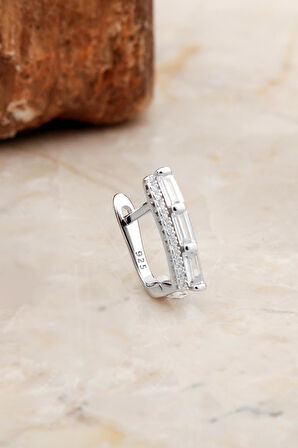 Baget Taşlı Rodyumlu Gümüş J Küpe 6971