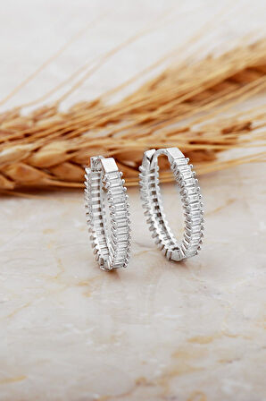 Baget Taşlı Büyük Boy Rodyumlu Gümüş Oval Halka Küpe 7130