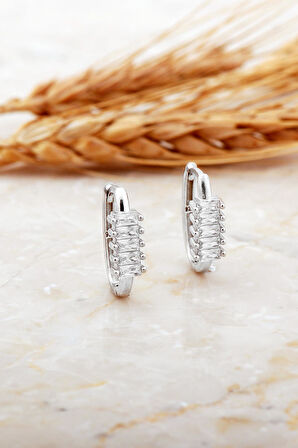 Baget Taşlı Oval Orta Boy Rodyumlu Gümüş Küpe 7190