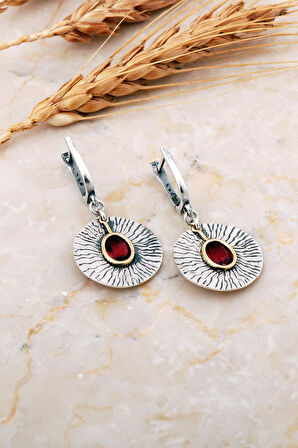 Kök Yakut Taşlı Çekiç Dövme Elişi Gümüş Küpe 7224