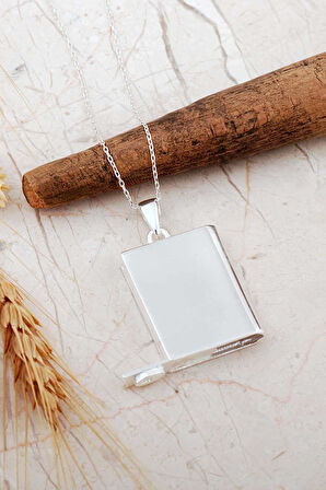 Dikdörtgen Tasarım İçi Açılabilen Gümüş Muskalık Kolye 8082