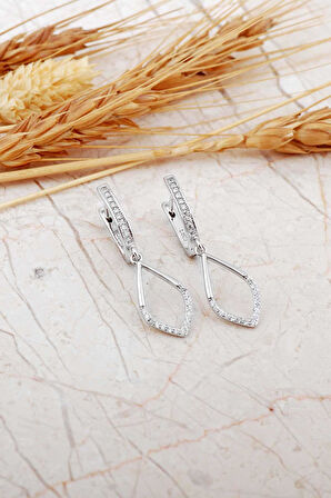 Taşlı Sallantılı Rodyumlu Gümüş J Küpe 7335