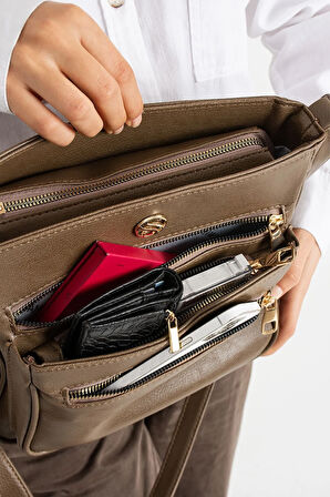 Kadın,Ayarlanabilir Çapraz Askılı, Dört Cepli Vizon Omuz Çantası