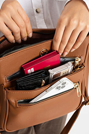 Kadın,Ayarlanabilir Çapraz Askılı, Dört Cepli Taba Omuz Çantası