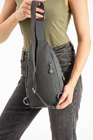 Kadın Krinkıl Kumaş Suya Dayanıklı Çapraz Askılı Koyu Gri Renkli Çanta