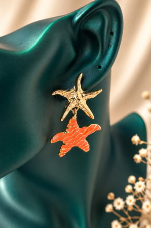 Sertifikalı 316L Çelik Premium Gold Kaplama Mercan Turuncusu Mine İşlemeli Çift Denizyıldızı Sallantılı Kadın Küpe