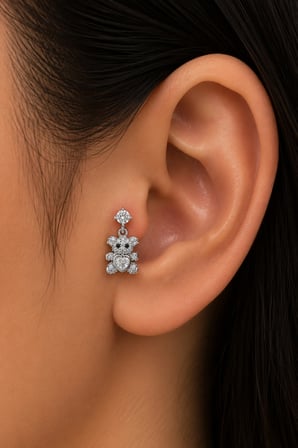 Sertifikalı 316L Çelik Kalp Taşlı Ayıcık Figürlü Sallantılı Premium Gümüş Renk Tragus ve Helix Piercing