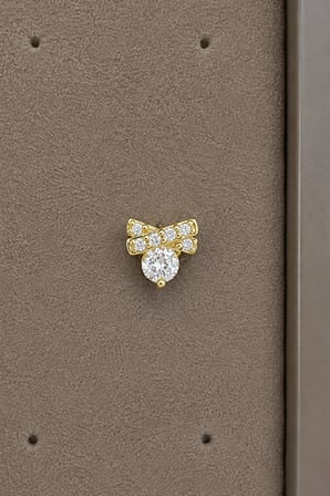 Sertifikalı 316L Çelik Taşlı Fiyonk ve Yuvarlak Tektaş Detaylı Premium Altın Kaplama Tragus ve Helix Piercing