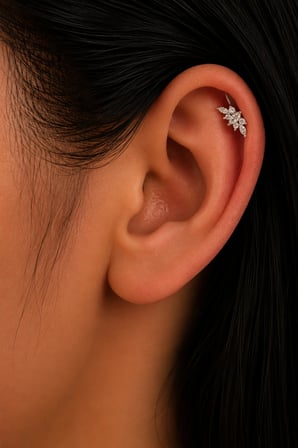 Sertifikalı 316L Çelik Markiz ve Yuvarlak Taşlı Yaprak Form Premium Gümüş Renk Helix Piercing