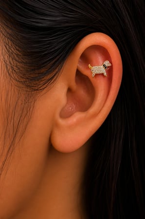 Sertifikalı 316L Çelik Taşlı Köpek Figürlü Siyah Tasma Detaylı Premium Altın Kaplama Tragus ve Helix Piercing Gold 29