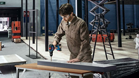 Bosch GSB 18V-50 Üç Akülü 2 Ah + V-Line 103 Parça Tornavida Seti